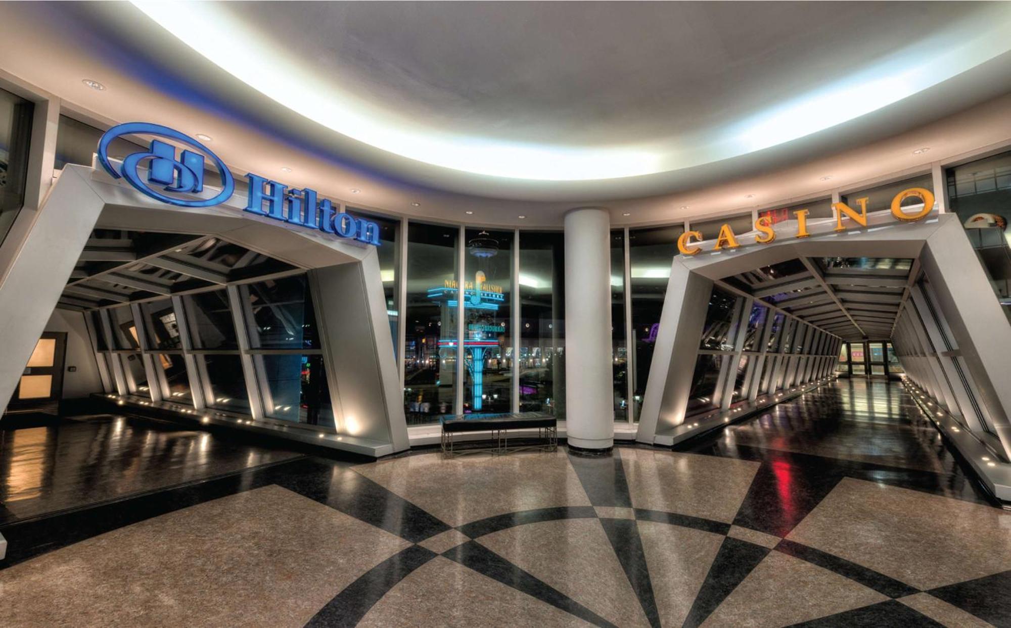힐튼 나이아가라 폴스/폴스뷰 호텔 앤 스위트 나이아가라 폭포 외부 사진 Hilton Las Vegas