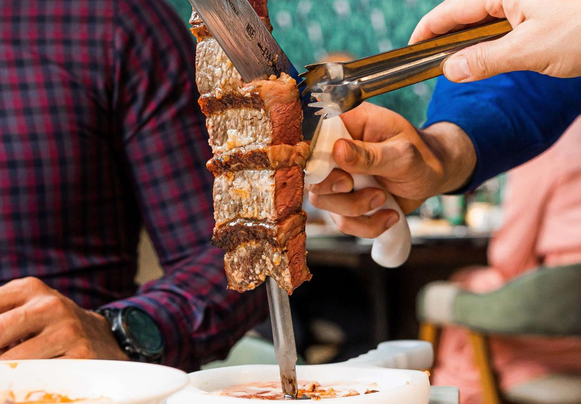 힐튼 나이아가라 폴스/폴스뷰 호텔 앤 스위트 나이아가라 폭포 외부 사진 "The meat is tender and juicy, and the meat is cooked to perfection."
